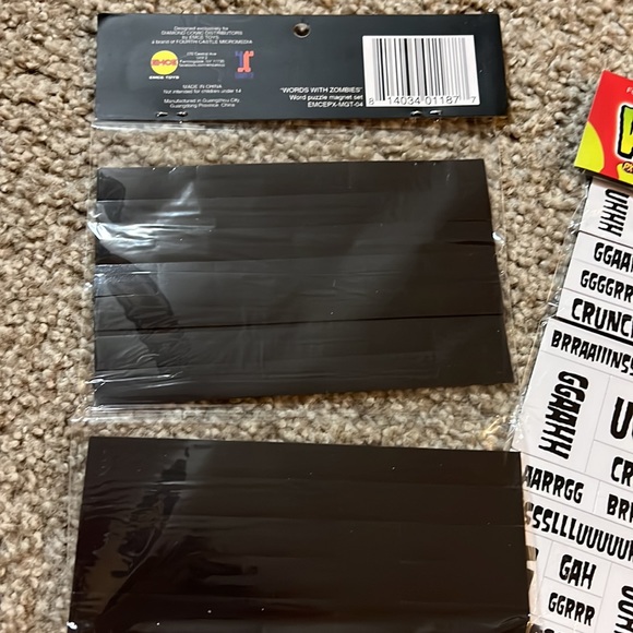 Refrigerator Magnet Set Zombies - Picture 3 of 4